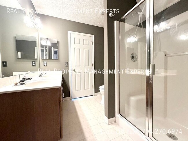 Building Photo - 5908 Moose Ln