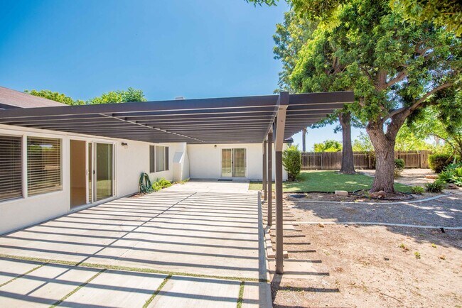Building Photo - Spacious 4 Bedroom Home in Quiet Yorba Linda Neighborhood