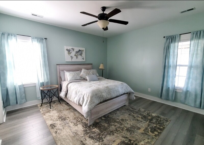 Building Photo - 3003 Country Club Dr