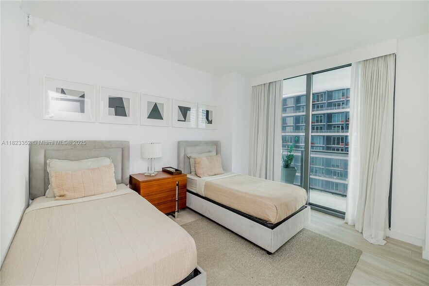 Building Photo - 1300 S Miami Ave