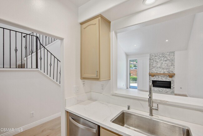 Building Photo - 4791 Parma Dr