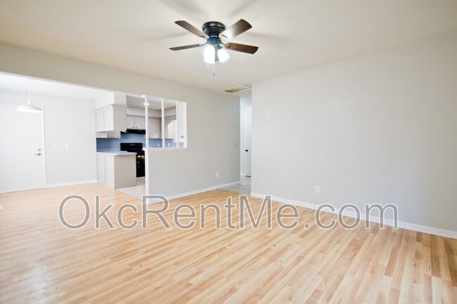 Building Photo - 126 NE 11th St