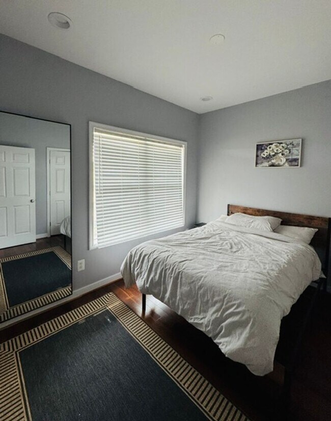 Building Photo - 37 T St NE