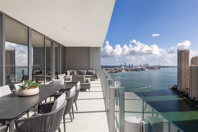 Building Photo - 300 Biscayne Boulevard Way