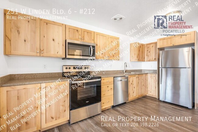 Building Photo - 251 W Linden Ave