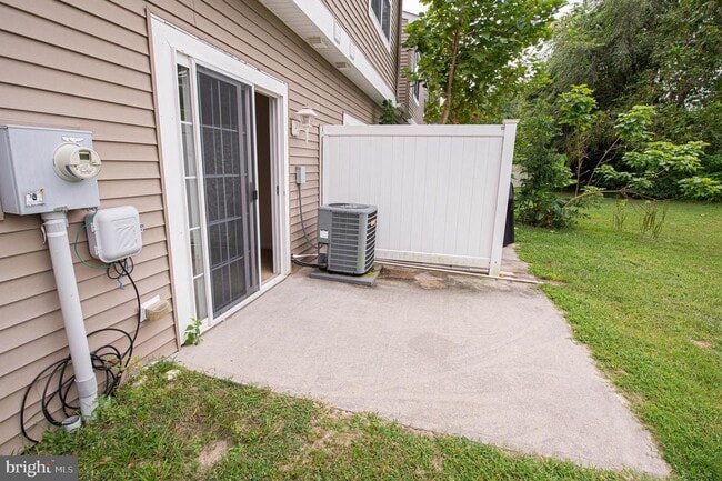 Building Photo - 438 Parkview Ct