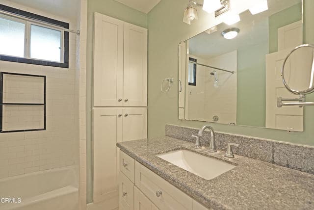 Building Photo - 970 N El Molino Ave