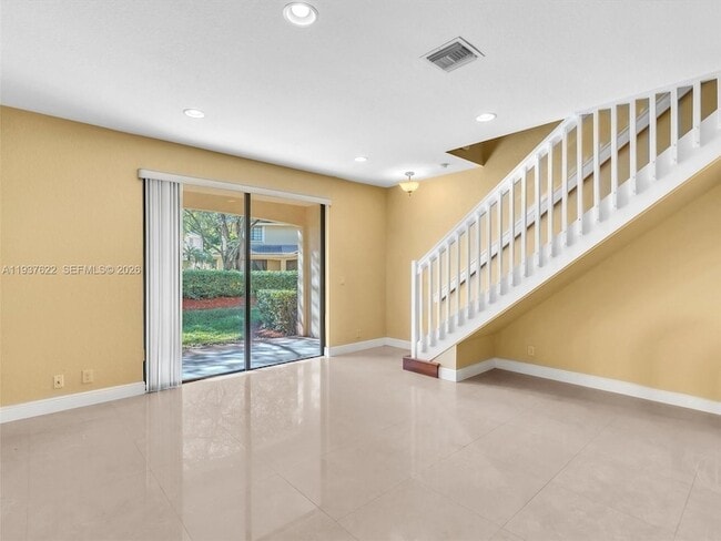 Building Photo - 3878 Tree Top Dr