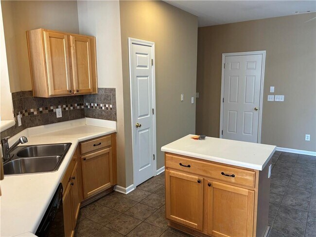 Building Photo - 709 Weatherstone Trce