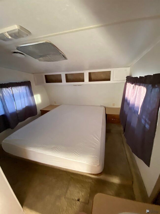 Building Photo - 12617 E 46th Dr