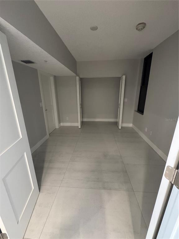 Building Photo - 2020 Harbourside Dr