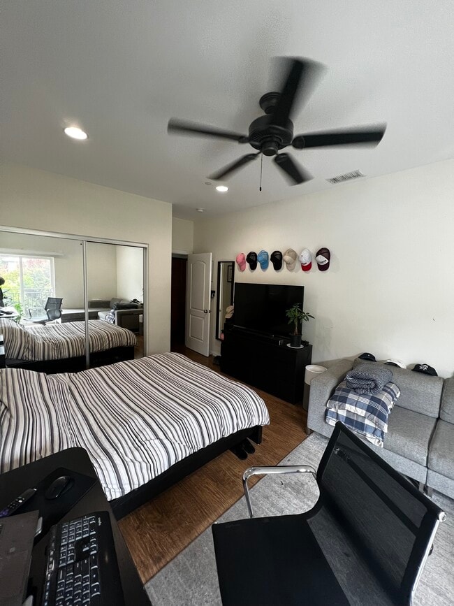 Building Photo - 1959 20th St