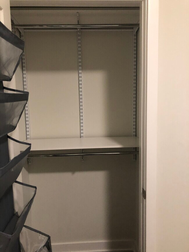 Den Closet - 1350 Maryland Ave NE