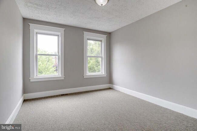 Building Photo - 2908 Oakley Ave