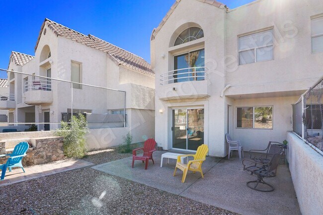 Building Photo - CONDO ON THE GREEN