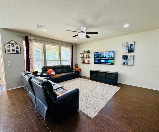 Building Photo - 13904 Osmarea Dr
