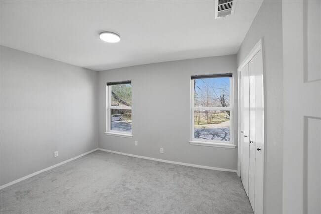 Building Photo - 1315 Quail Park Dr