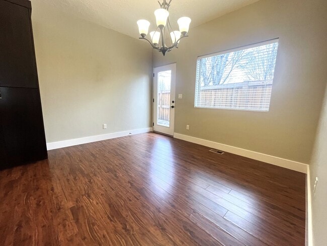 Building Photo - The perfect 2 bed/2bath with office patio home in the beautiful Hazelwood community just off Lake...