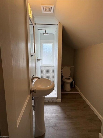 Building Photo - 1100 Glenwood Ave