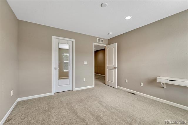 Building Photo - 681 E Dry Creek Cir