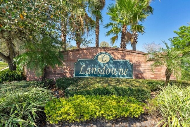 Building Photo - Cozy 4/2 Home Nestled in a Gated Community