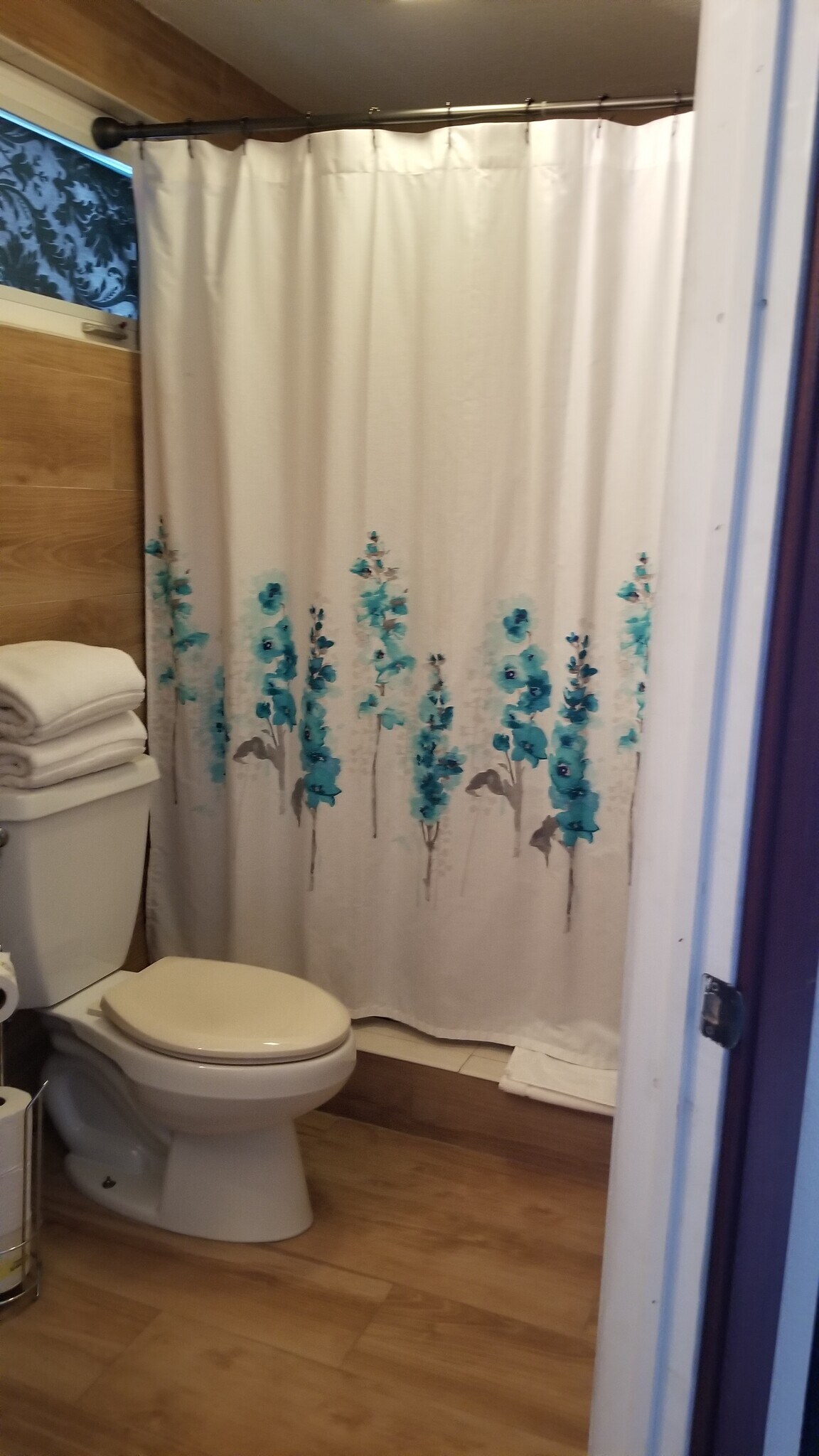 Building Photo - 809 4th Ave N