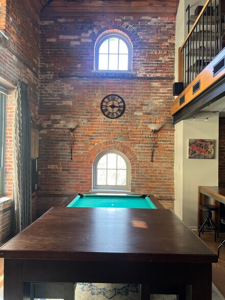 Building Photo - 51 W Blenkner St