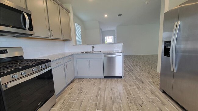 Building Photo - 217 Redonda Dr