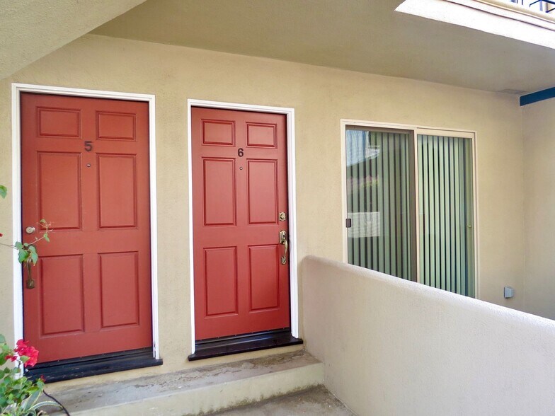 Building Photo - 1519 Armacost Ave