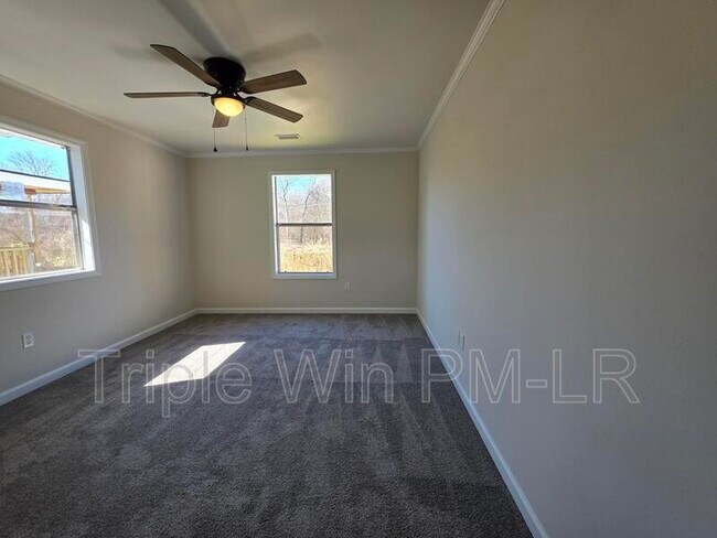 Building Photo - 1413 Nannette St