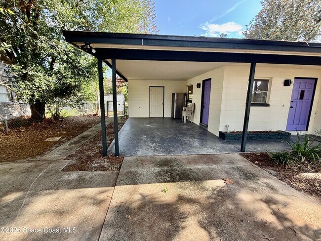 Building Photo - 1112 Northview Dr