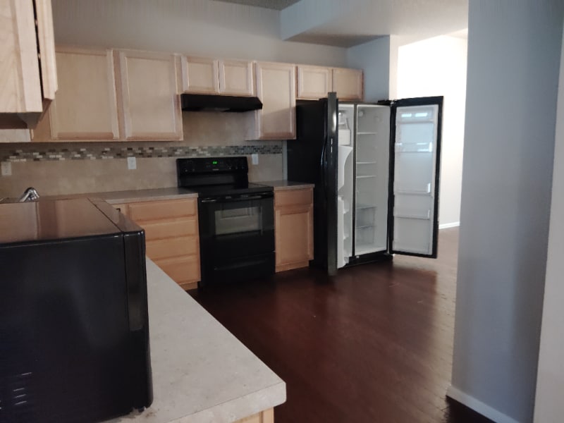 Building Photo - 704 Finch Dr