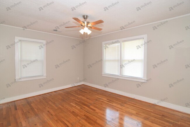 Building Photo - $1,200 - 2 bed/1 bath home for lease!, TOT...