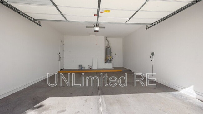 Building Photo - 6737 E Hetley Pl
