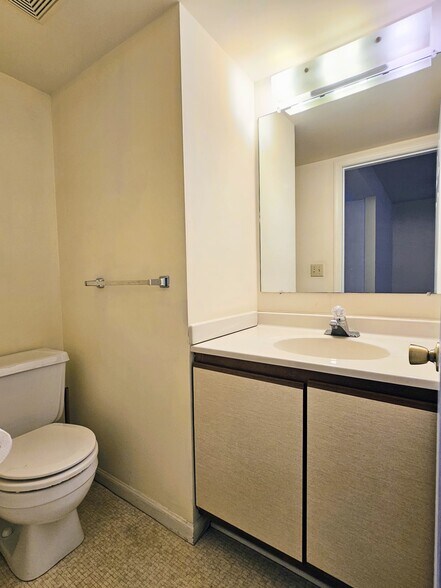 Building Photo - 38 Brookfield Rd