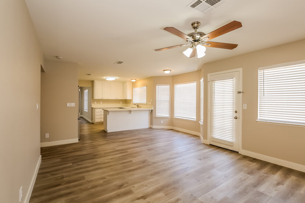 Building Photo - 5616 Red Bluff Dr