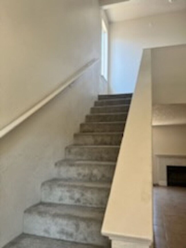 Building Photo - South Bakersfield Home