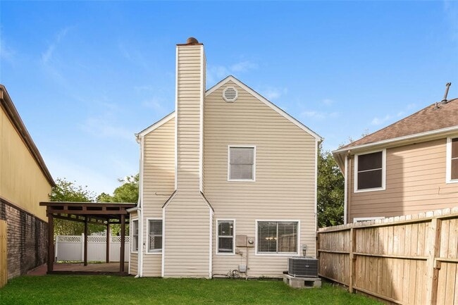 Building Photo - 9322 Kingsflower Cir