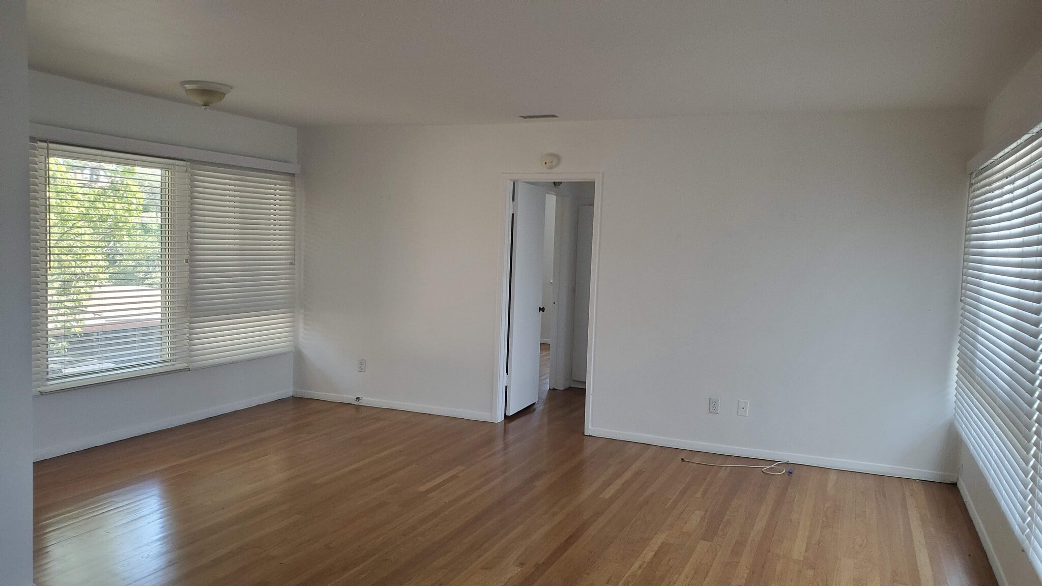 Living rm/dining area Unit3 - 9825 S Crenshaw Blvd