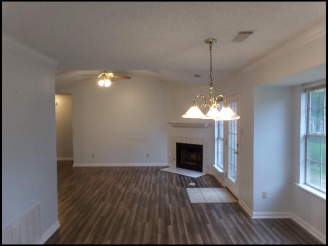 Building Photo - 2301 Lakeshore Dr