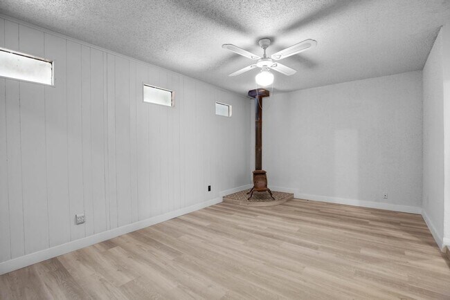 Building Photo - 9427 Braeburn Glen St