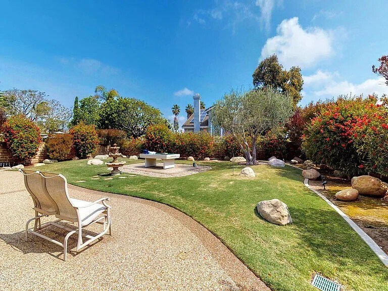 Building Photo - 2520 Lobelia Dr