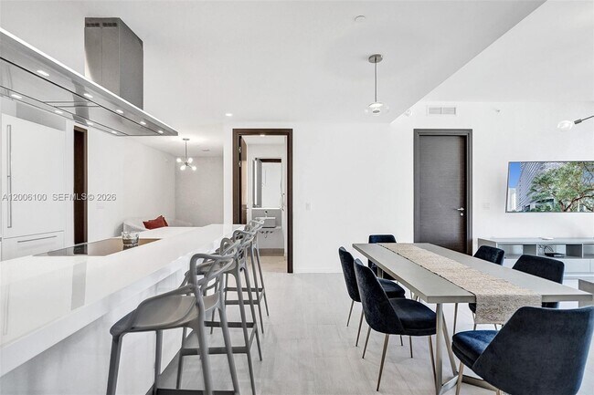 Building Photo - 1000 Brickell Plaza