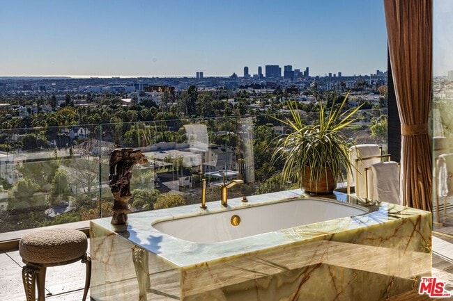 Building Photo - 1851 N Stanley Ave