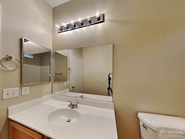Building Photo - 3669 Karissa Heights Pl