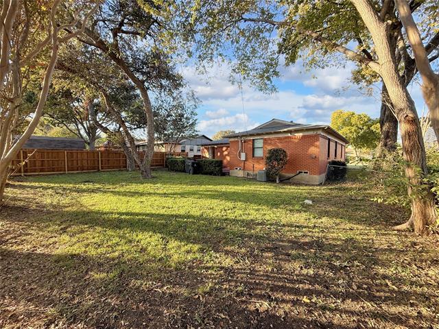 Building Photo - 822 Bandera Ln