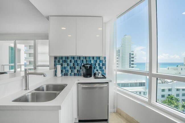 Building Photo - 4401 Collins Ave