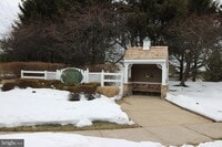 Building Photo - 1004 Julian Dr W