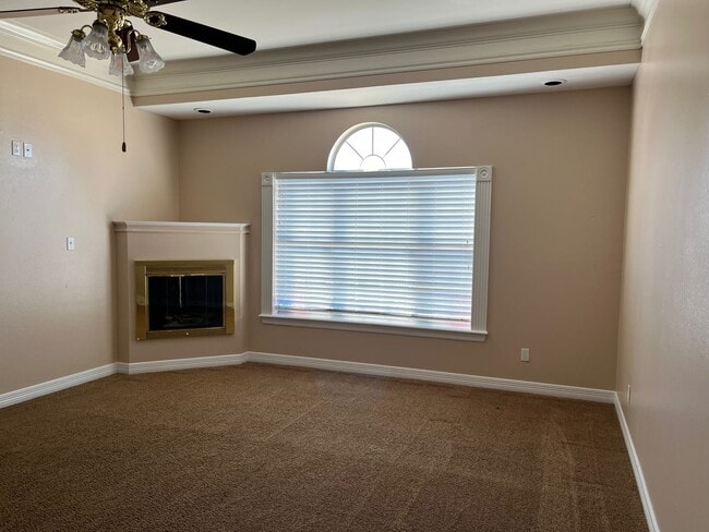 Building Photo - TIMBER COVE TOWNHOMES - Upstairs Unit - 1 ...