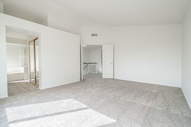 Building Photo - Charming Castaic Home